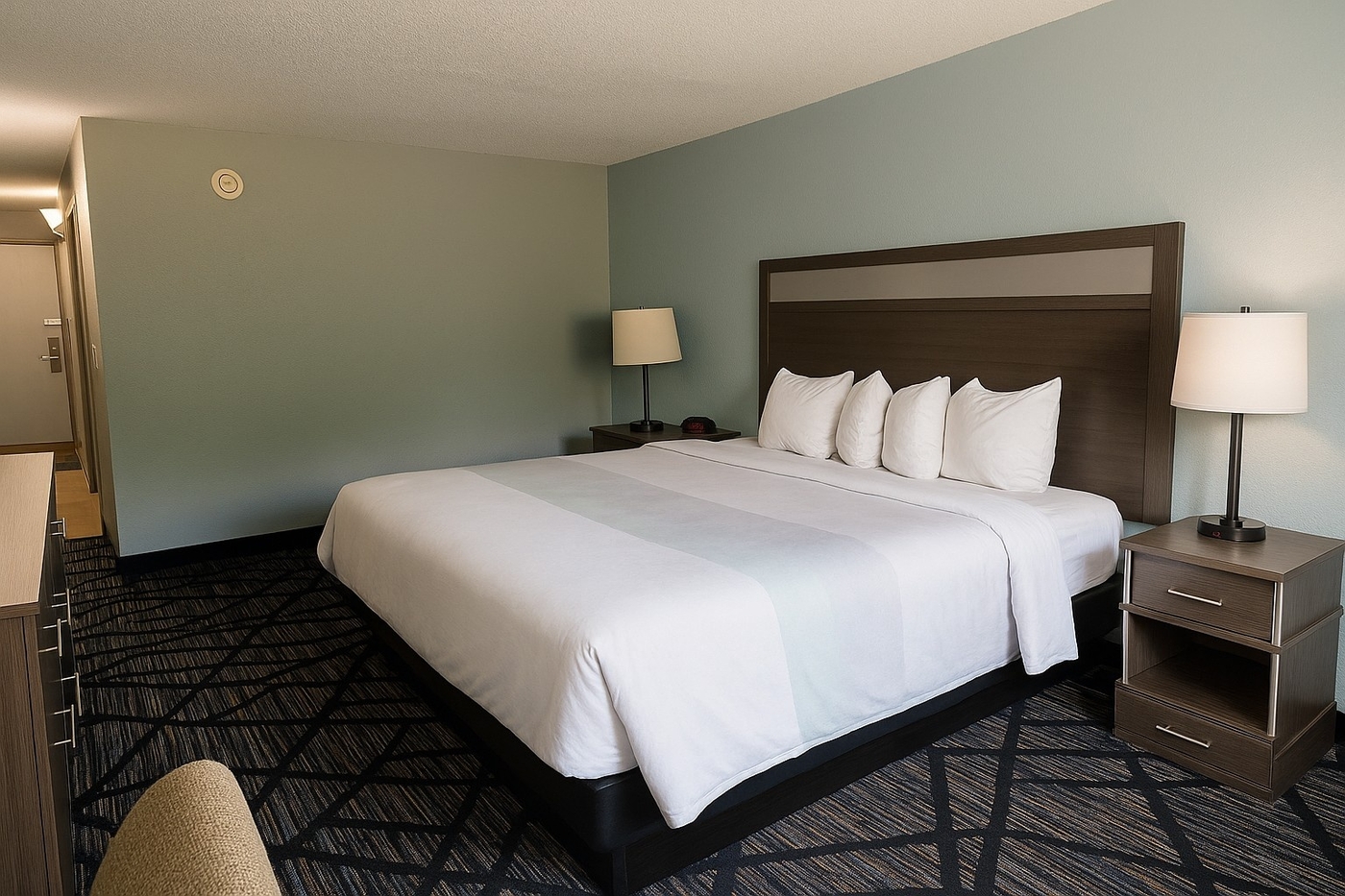 1 King Bed with Hot Tub