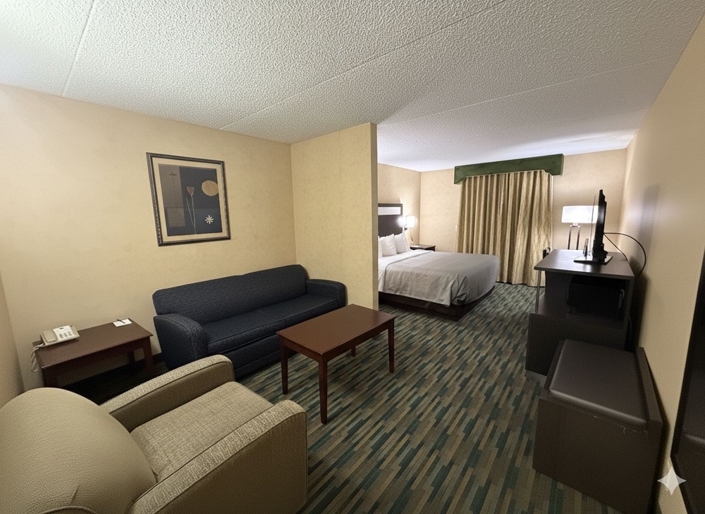 1 King Bed Suites with Kitchen and Hot tub