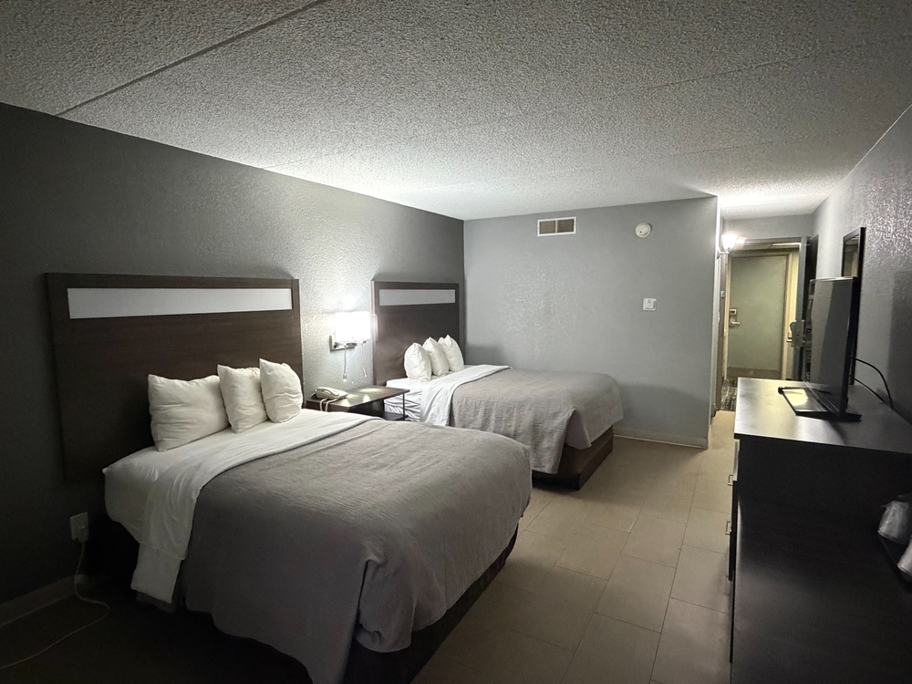 2 Double Beds Pool View